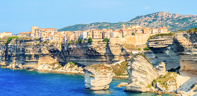 Guida a Bonifacio, città più a sud della Corsica e della Francia