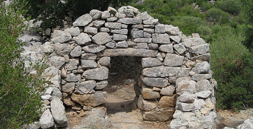 Il tempio di Malchittu a pianta rettangolare